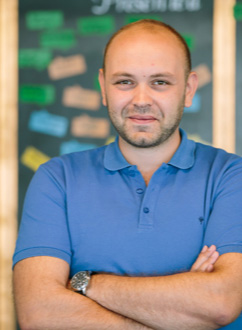 Akif Sezer